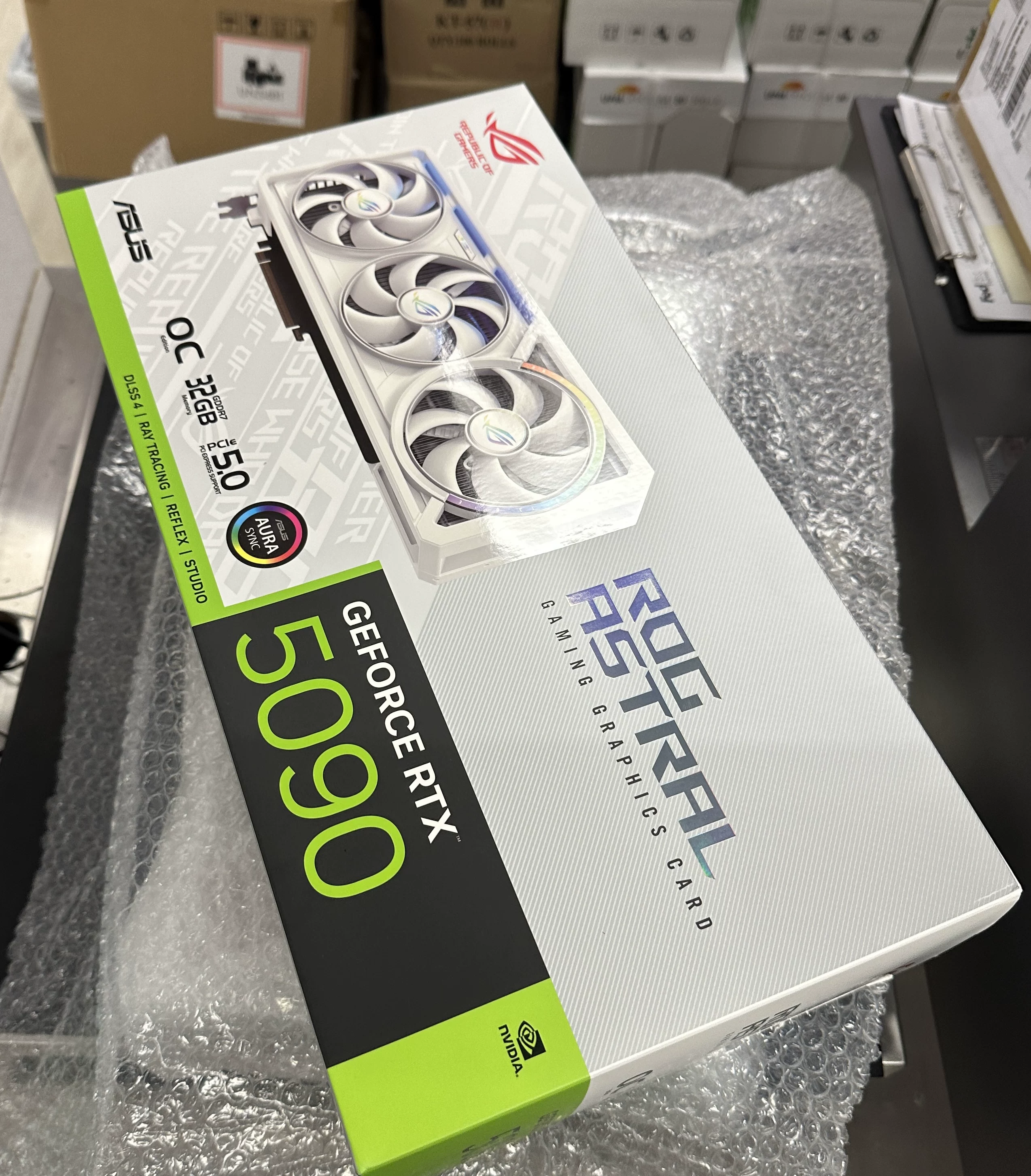 ASUS  5090 32GB