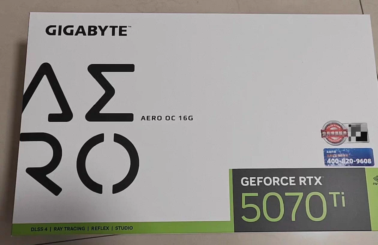 GIGABYTE RTX 5070 Ti GAMING OC WHITE 16G