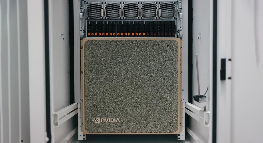 NVIDIA DGX B200