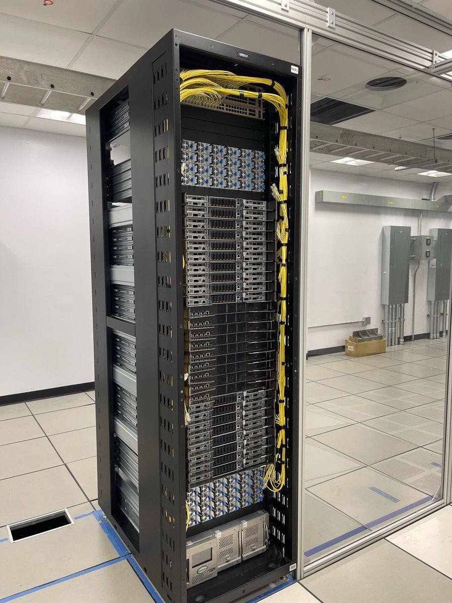 NVIDIA DGX GB200