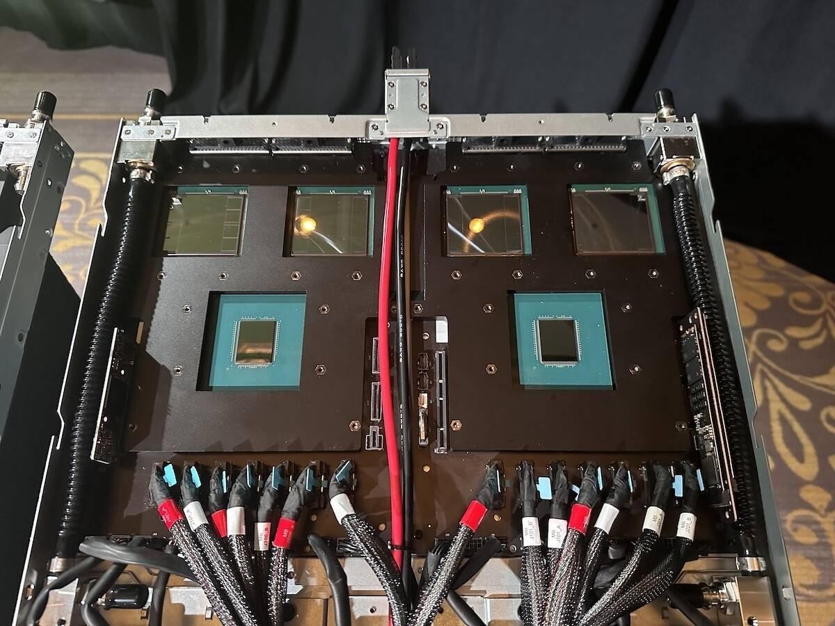 NVIDIA DGX GB200