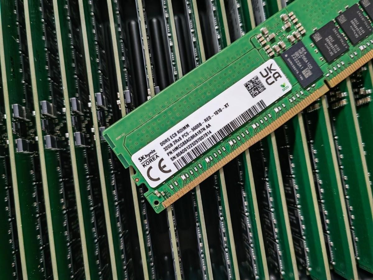 SK 32GB DDR5-5600 ECC RDIMM