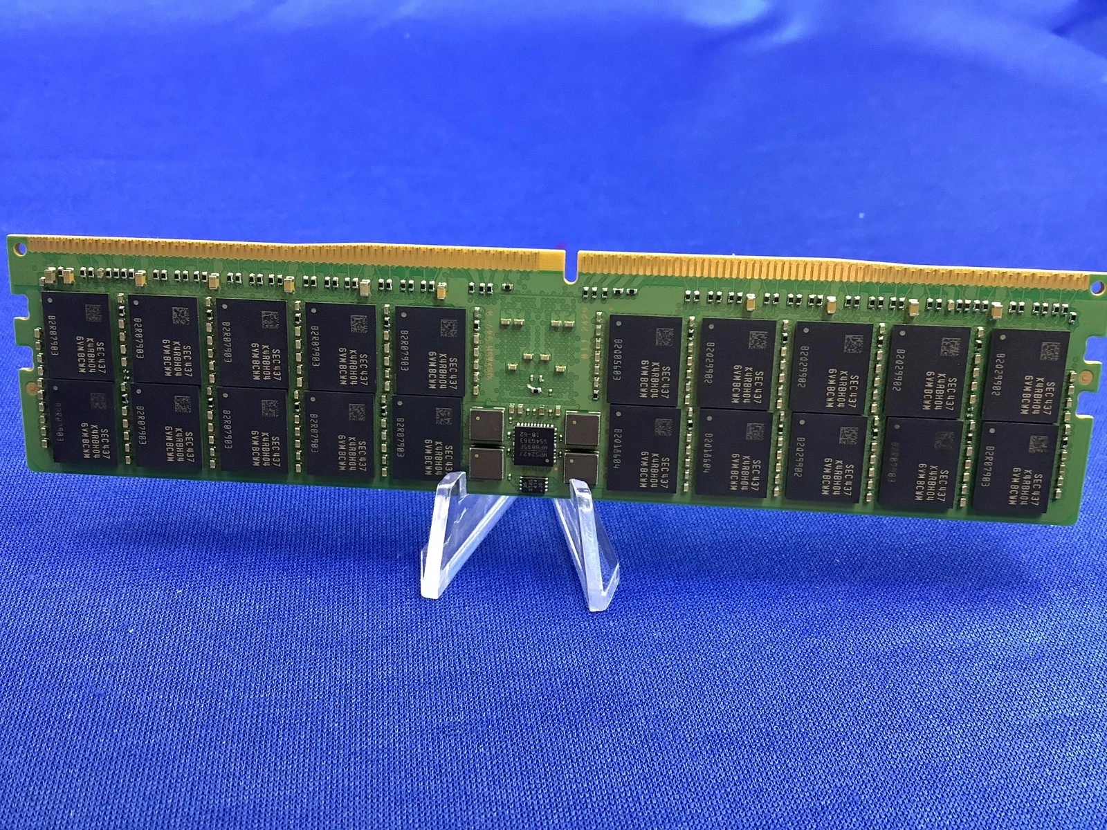 Samsung 128GB DDR5-5600 ECC RDIMM
